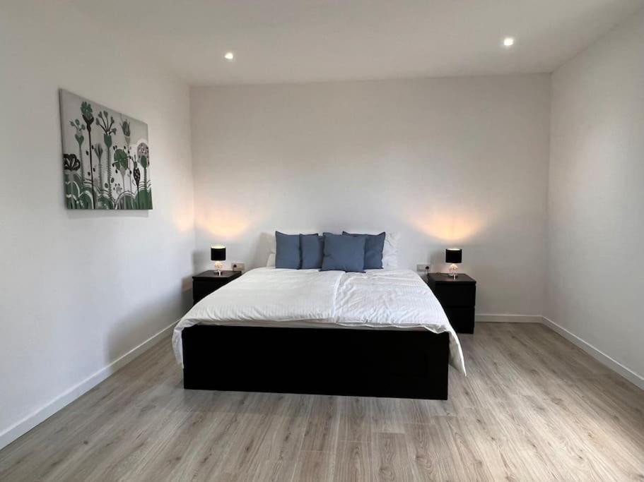 White Apartment, 2 Chambre-Arrivee Autonome-Wifi Rapide Lutych Exteriér fotografie